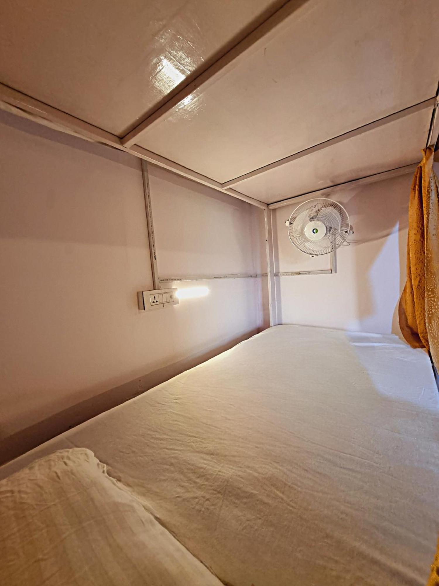 Landlopers Hostel Rishīkesh 外观 照片