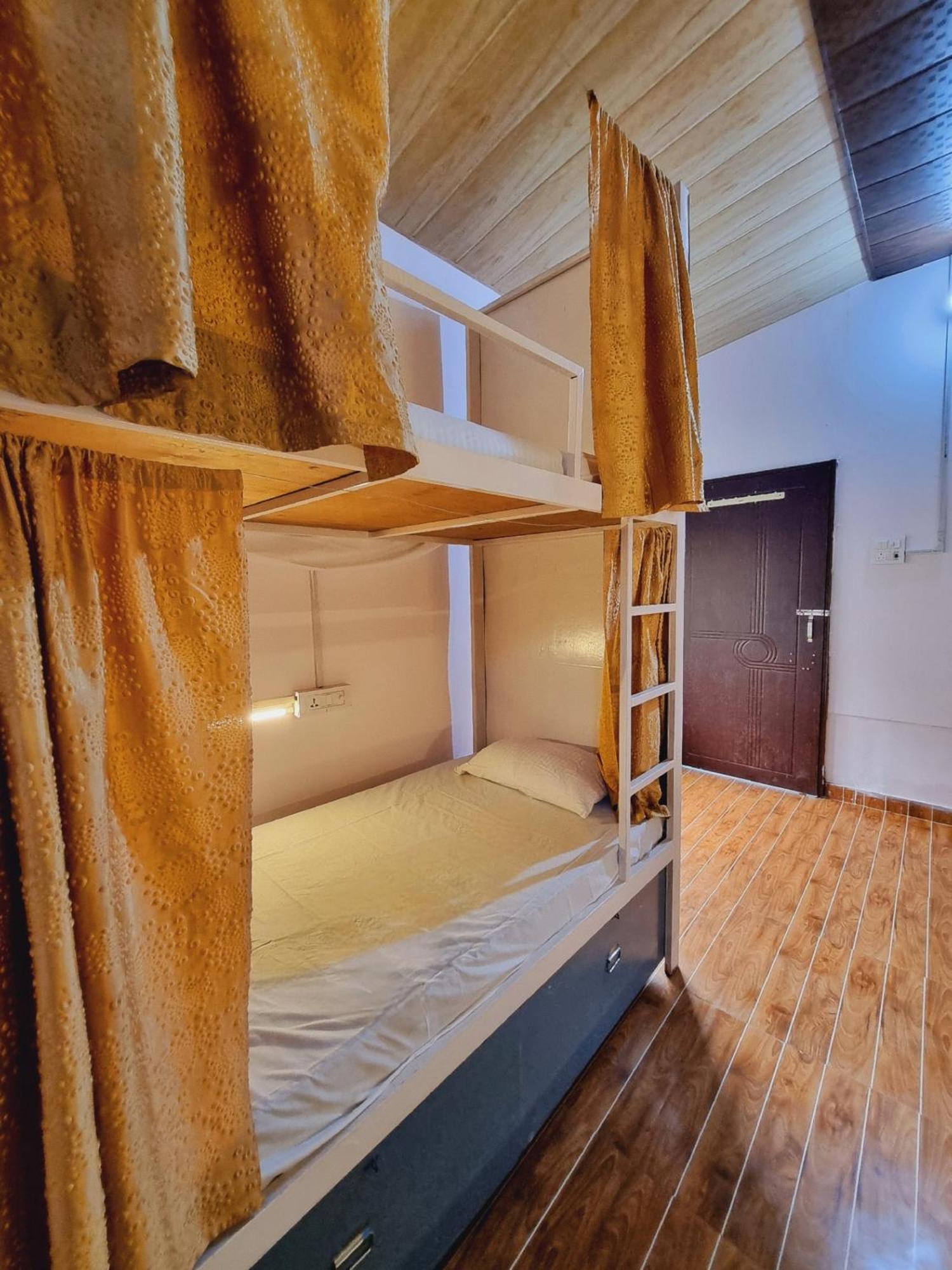 Landlopers Hostel Rishīkesh 外观 照片
