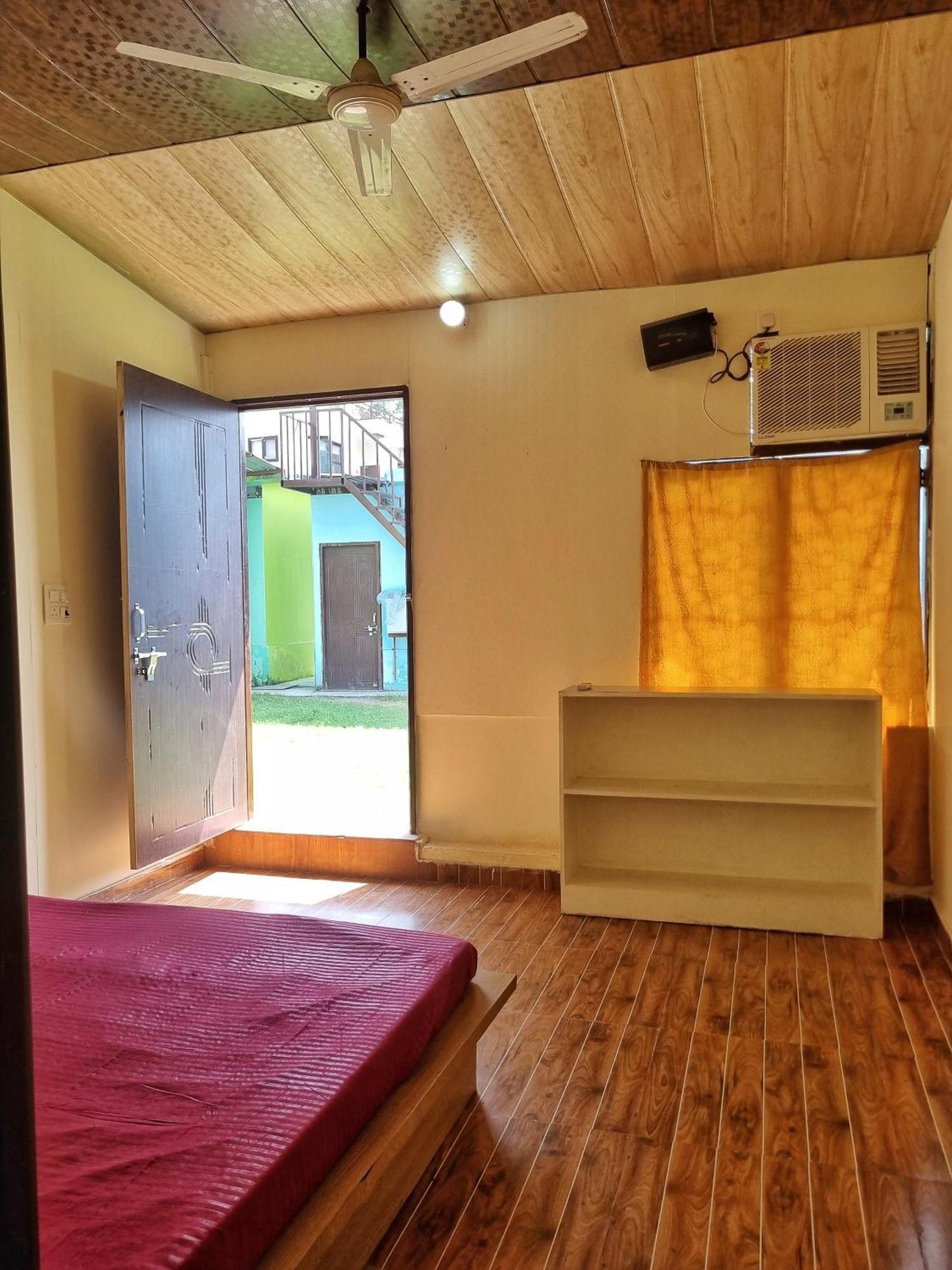Landlopers Hostel Rishīkesh 外观 照片